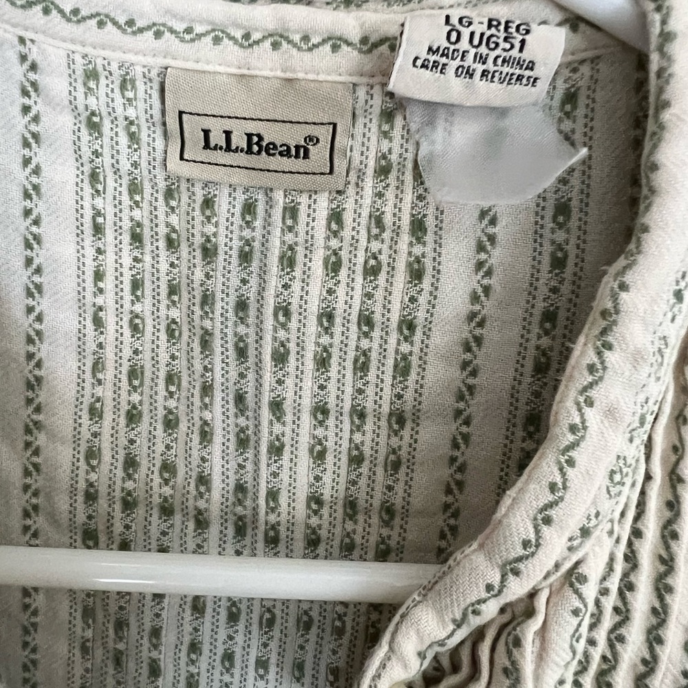 L.L. Bean Women's Green and Cream Cotton Top